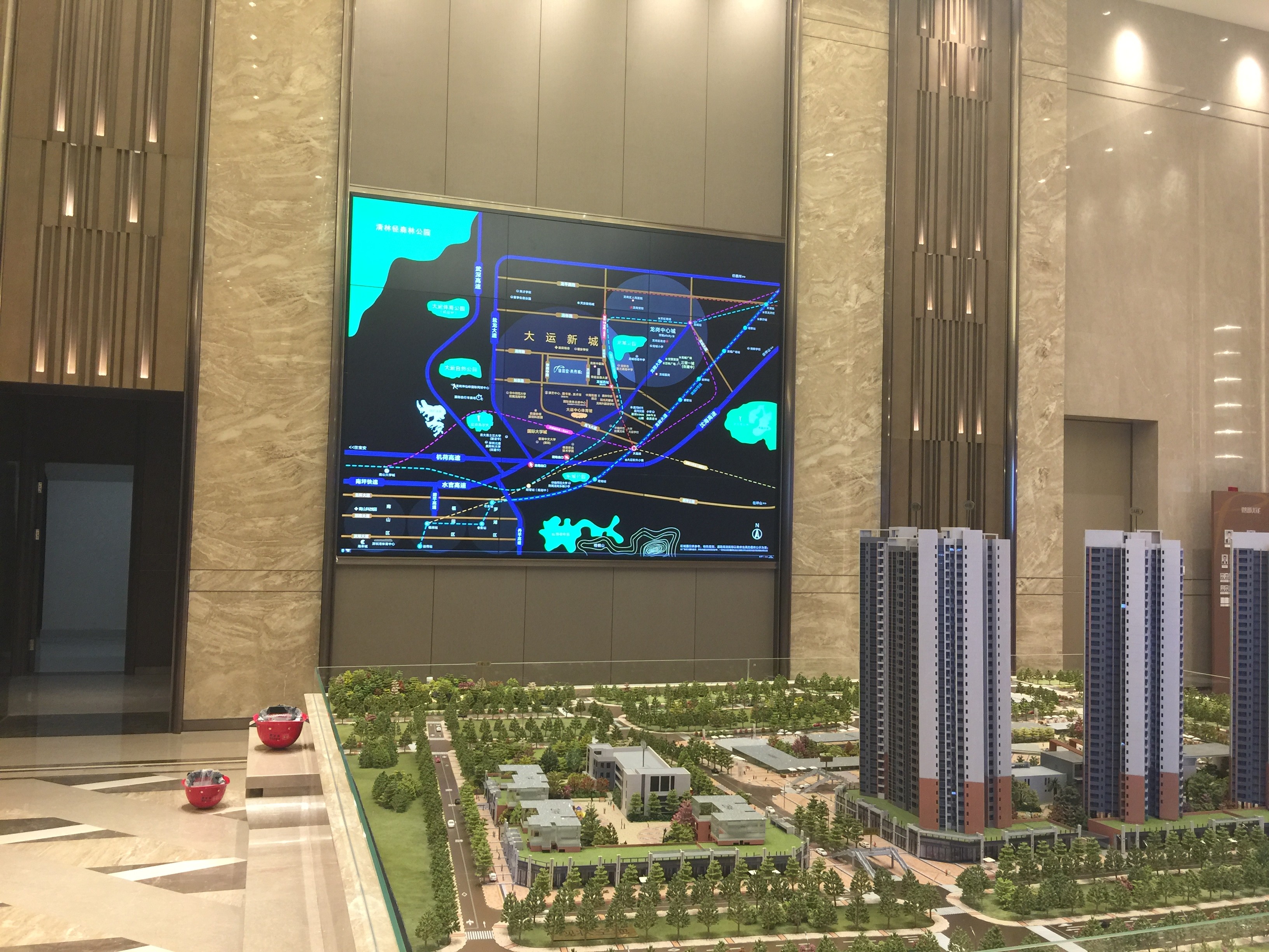 地產(chǎn)營銷中心展廳設(shè)計(jì)