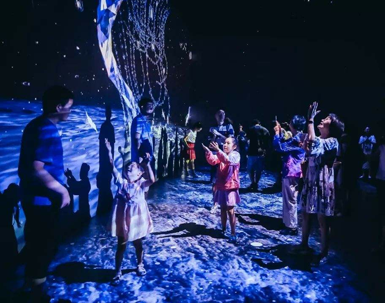 CAVE沉浸式投影 CAVE沉浸式投影