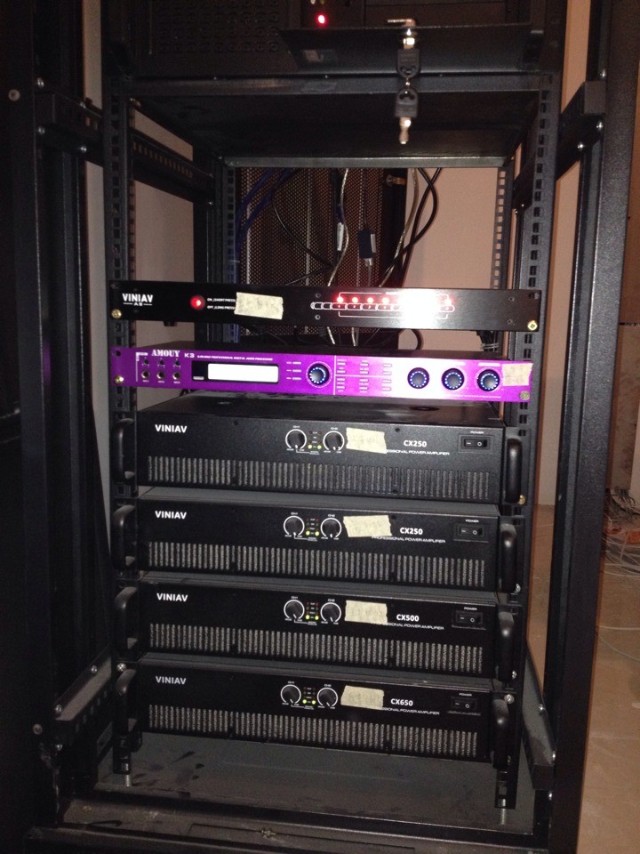 VINIAV功放機(jī) VINIAV功放機(jī)