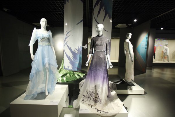 展廳設(shè)計(jì)中傳統(tǒng)服飾文化應(yīng)用 展廳設(shè)計(jì)中傳統(tǒng)服飾文化應(yīng)用